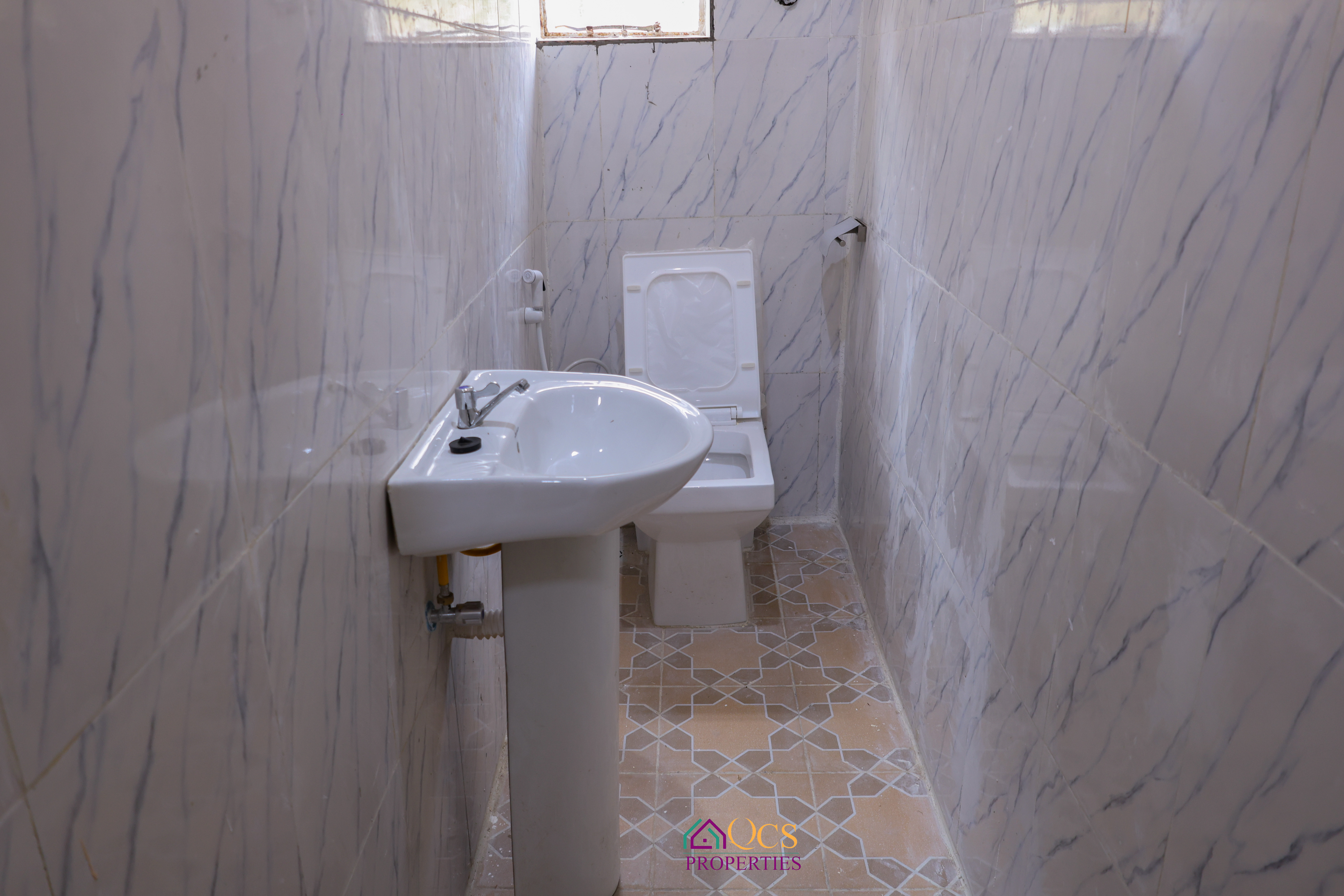 Newly Renovated 5-Bedroom Duplex for Rent – Wilkinson Road, Freetown photo 8