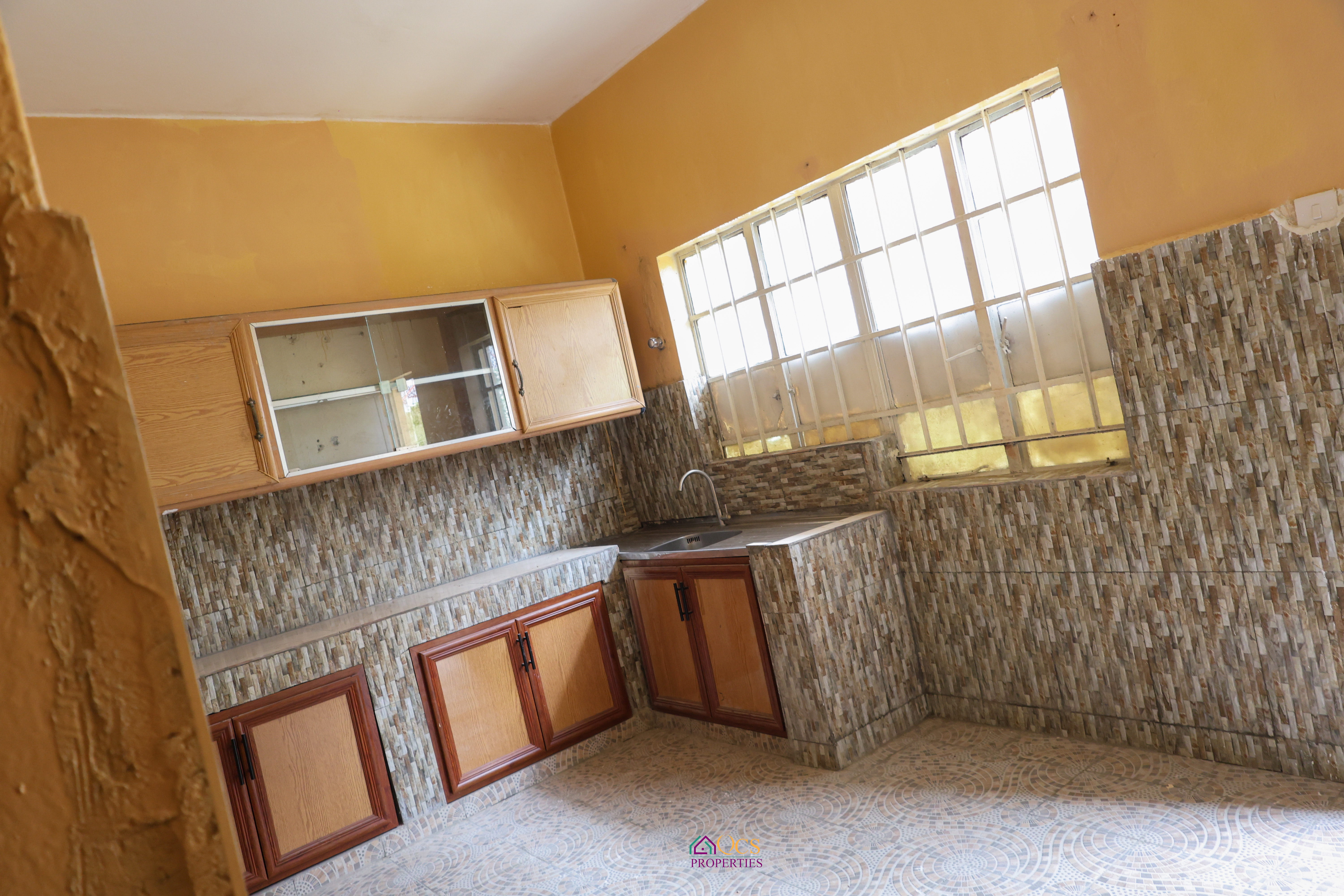 Newly Renovated 5-Bedroom Duplex for Rent – Wilkinson Road, Freetown photo 11