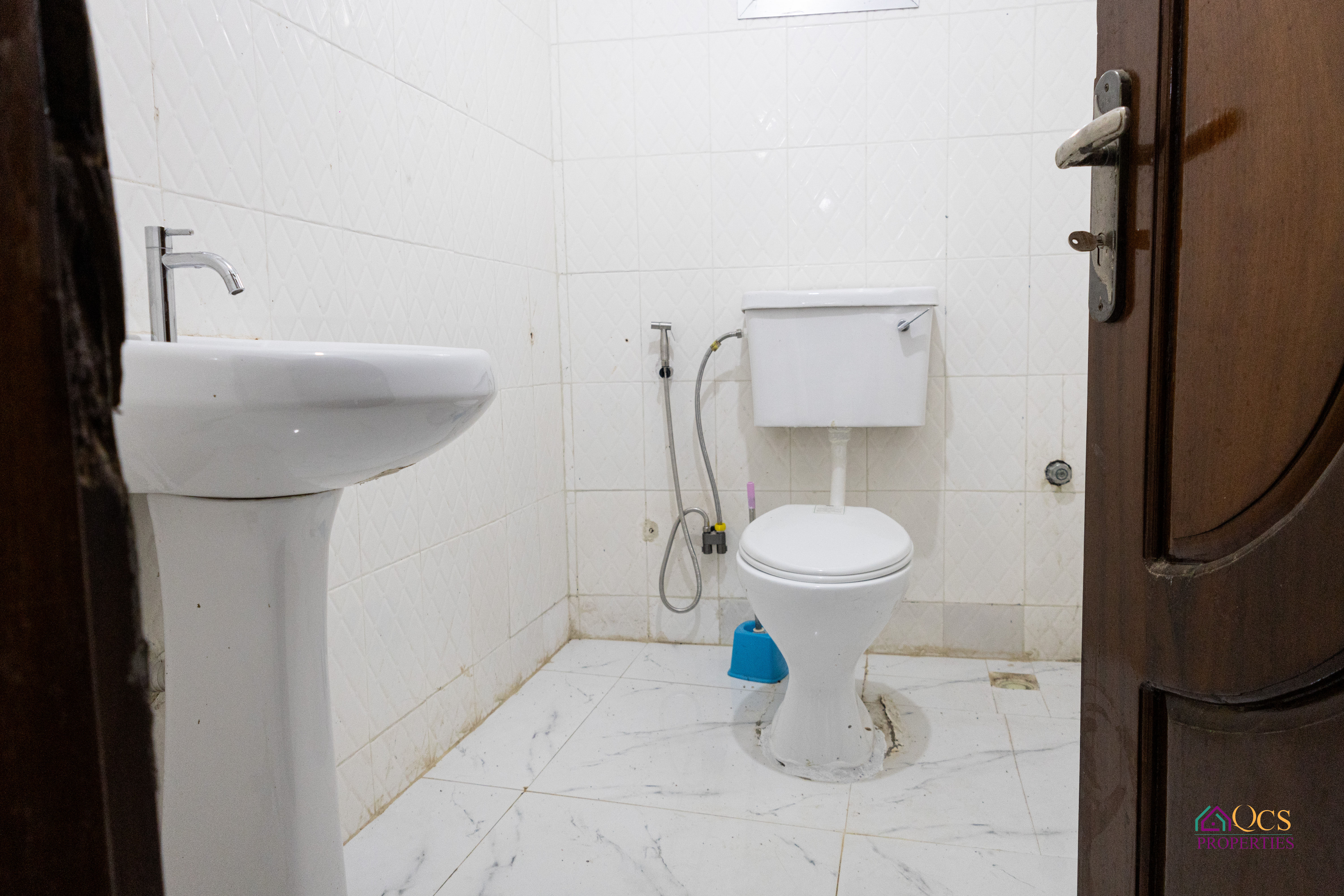 3 Bedrooms | 4 Bathrooms Fully Furnished Bungalow for Rent – Wilkinson Road photo 2